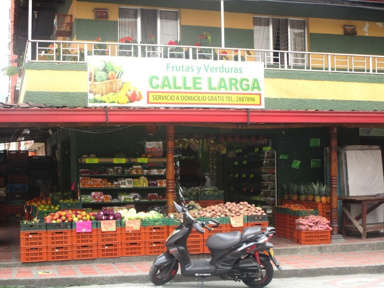 Neighborhood tienda in Sabaneta, with delivery service