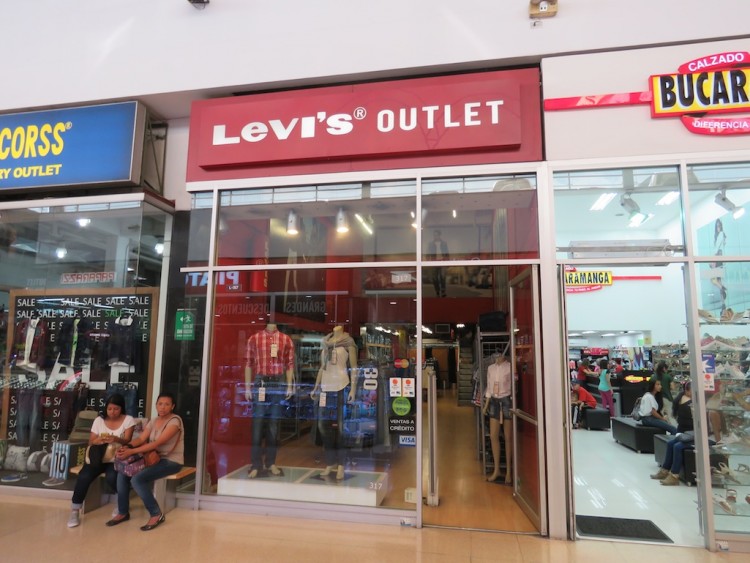 Levi’s Outlet in Mayorca mall in Sabaneta